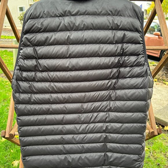 Patagonia Men's Black Puffer Vest - Picture 2 of 3